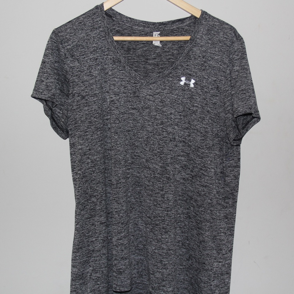 🆕Under Armour V neck